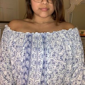 White & blue flowy top